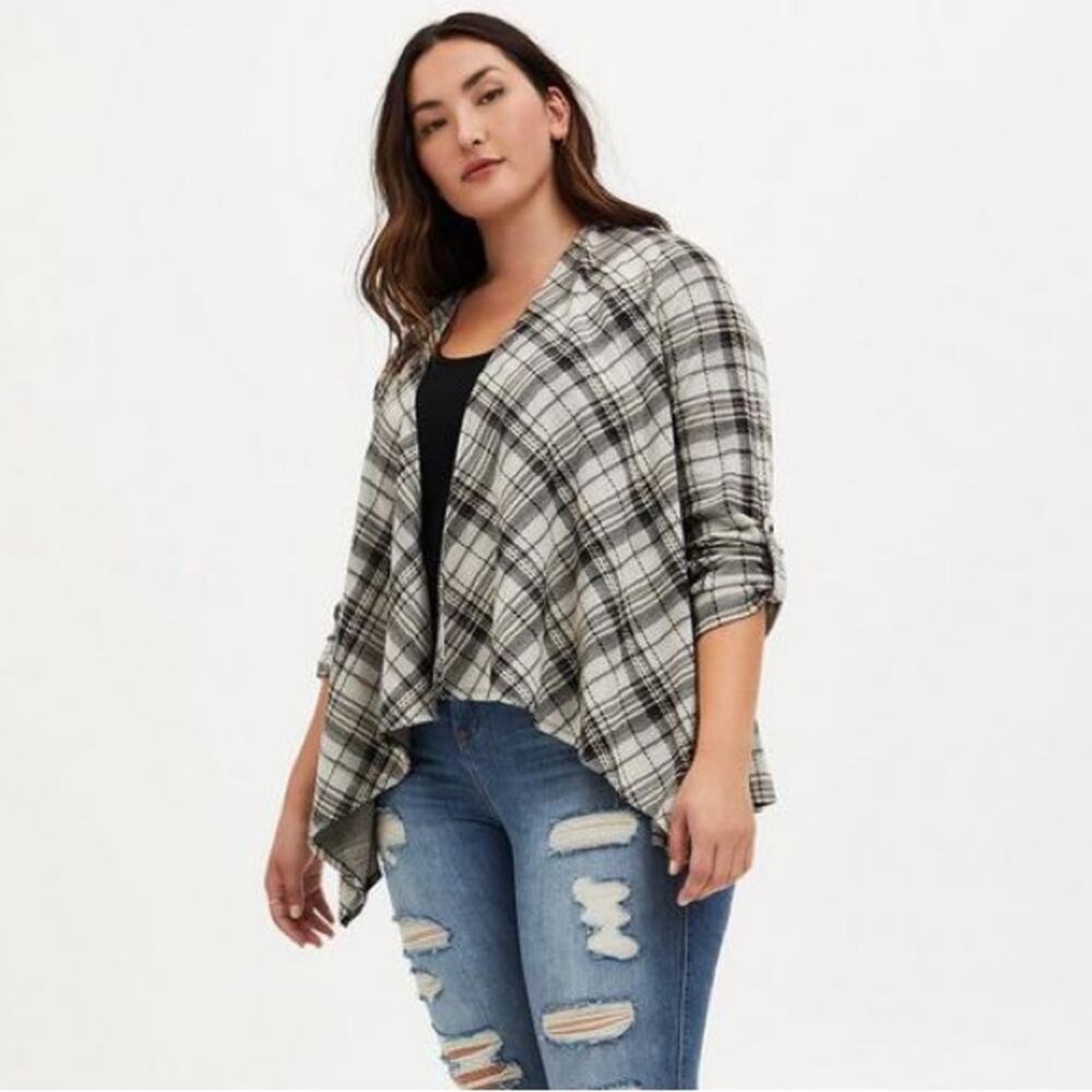 Torrid 00 Women’s Black & Ivory Plaid Drape Jacket Size Medium